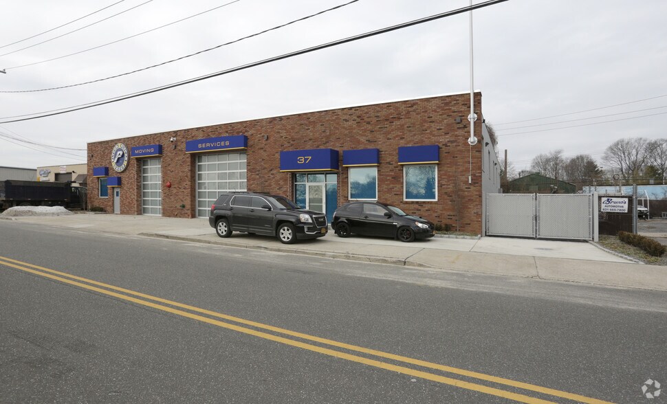 37 Brightside Ave, East Northport, NY for sale - Building Photo - Image 1 of 1