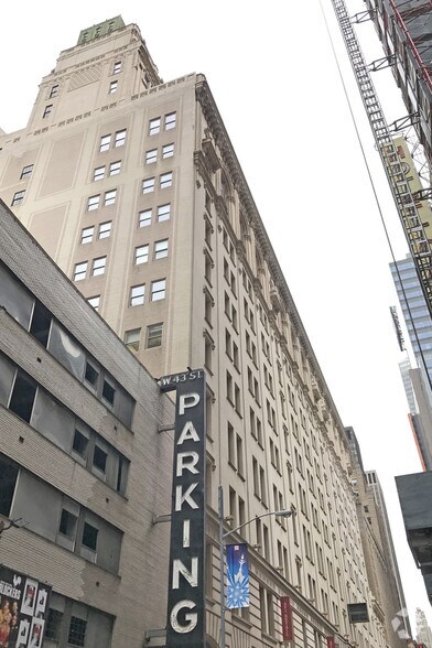 229 W 43rd St, New York, NY for sale - Primary Photo - Image 1 of 1
