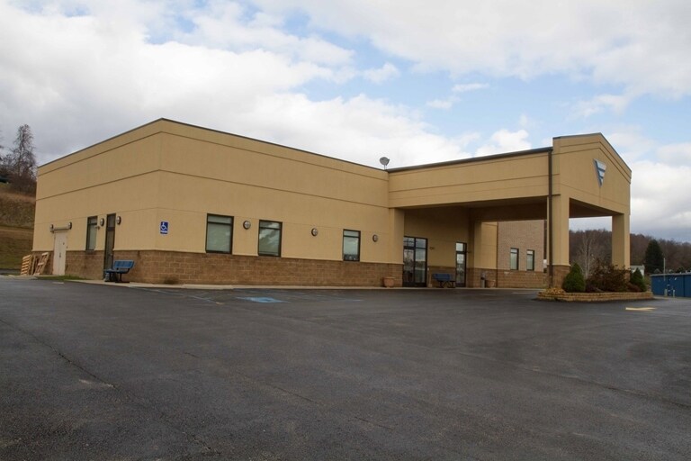 11 Industrial Rd, Carmichaels, PA for lease - Building Photo - Image 2 of 4