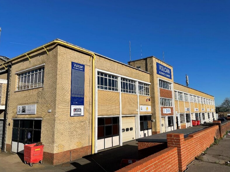 Vulcan Way, Croydon, CR0 9UG Vulcan Business Centre