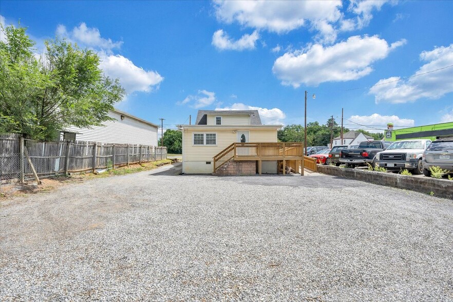 3118 Williamson Rd NW, Roanoke, VA for sale - Building Photo - Image 3 of 28