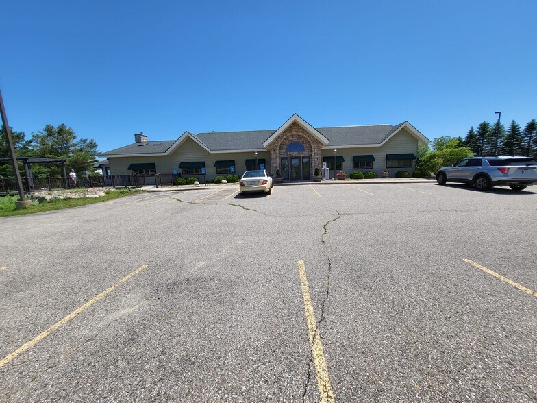 633 Court St, West Branch, MI for sale - Primary Photo - Image 1 of 1