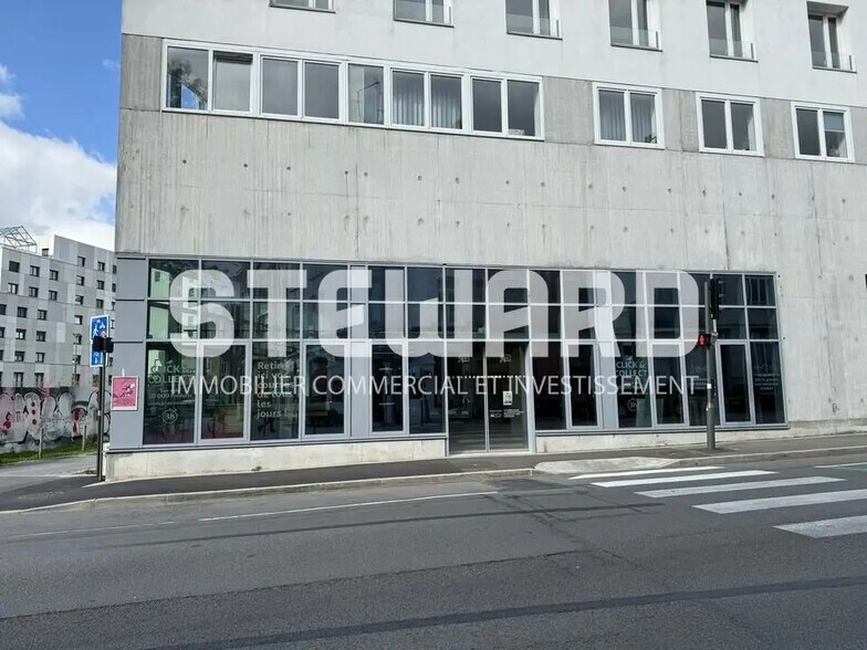 Retail in Lille for lease - Building Photo - Image 2 of 14