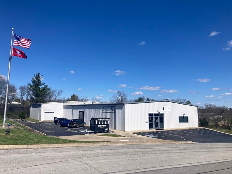 2484 Park Plus Dr, Columbia, TN for lease - Building Photo - Image 1 of 3
