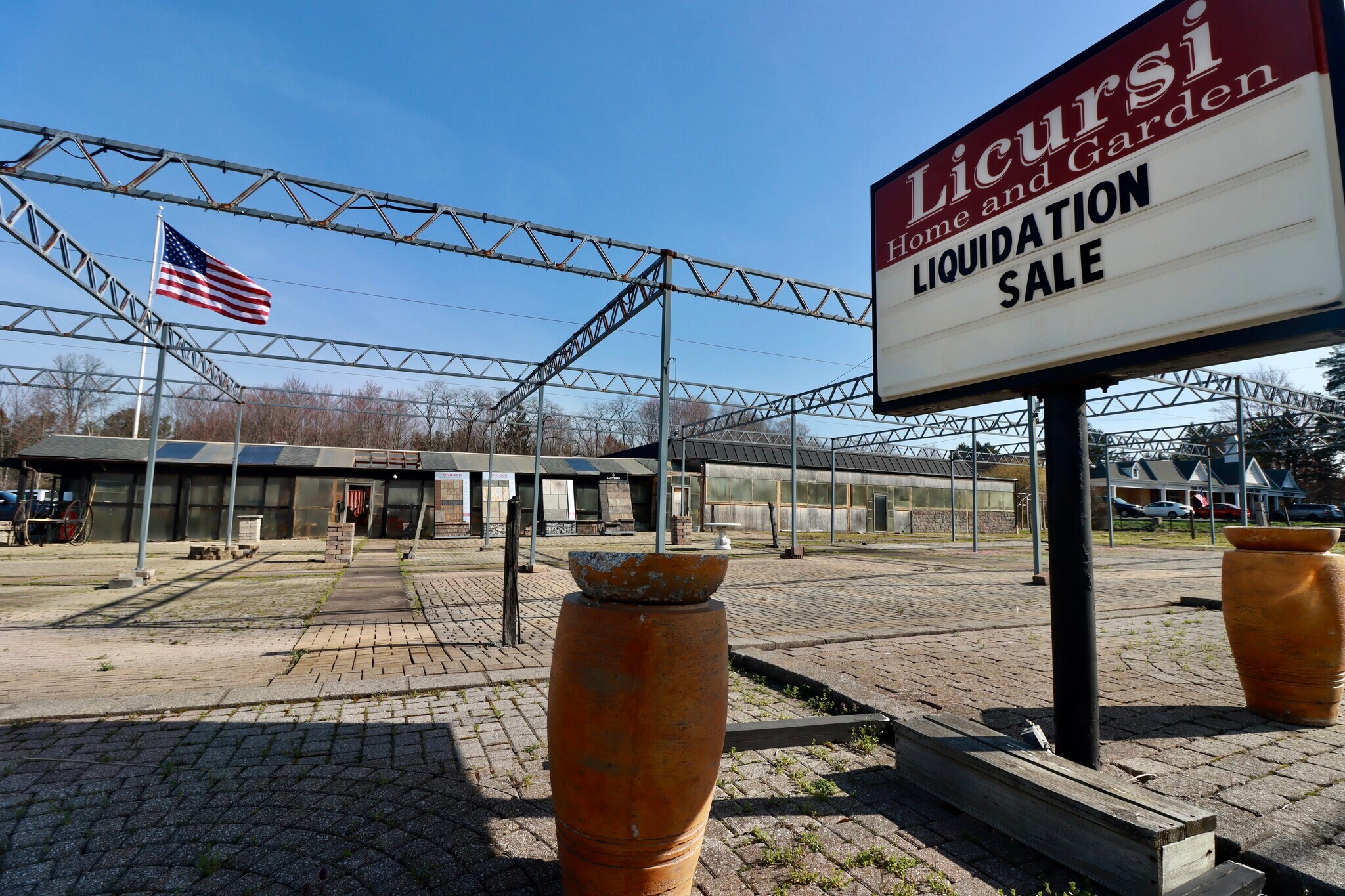 8265 Euclid Chardon Rd, Kirtland, OH 44094 Licursi Garden Center