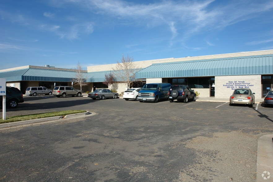 670-690 S Rock Blvd, Reno, NV for lease - Building Photo - Image 3 of 6