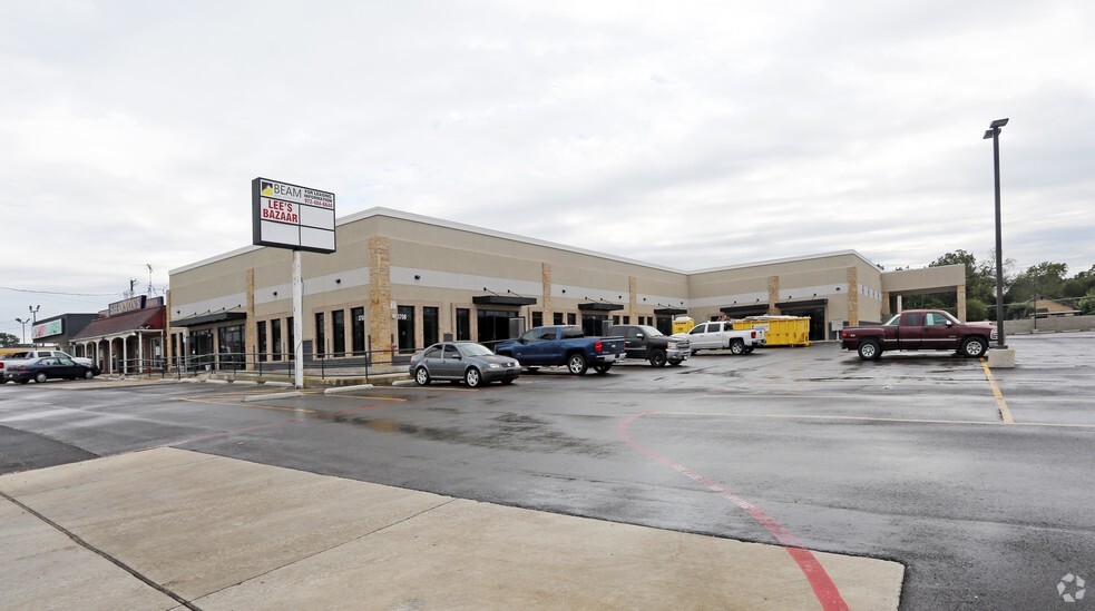 3708 E Rosedale St, Fort Worth, TX for lease - Building Photo - Image 3 of 4