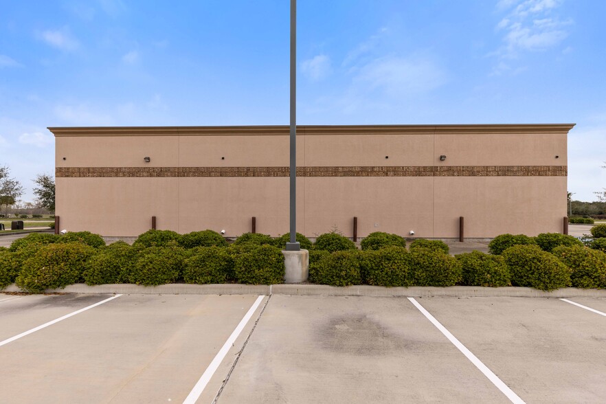 11464 Space Center Blvd, Houston, TX for sale - Building Photo - Image 3 of 3