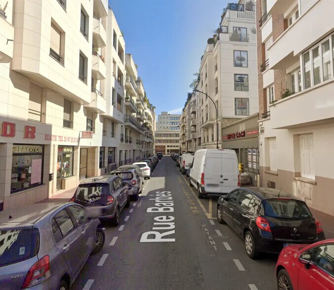 Retail in Levallois-Perret for lease - Building Photo - Image 1 of 3