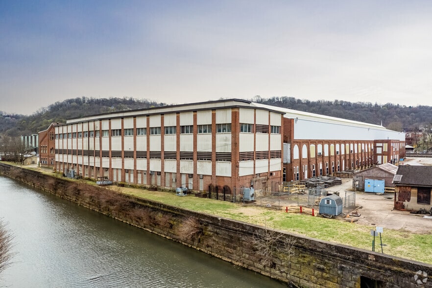 1001 Airbrake Ave, Wilmerding, PA for lease - Building Photo - Image 3 of 11