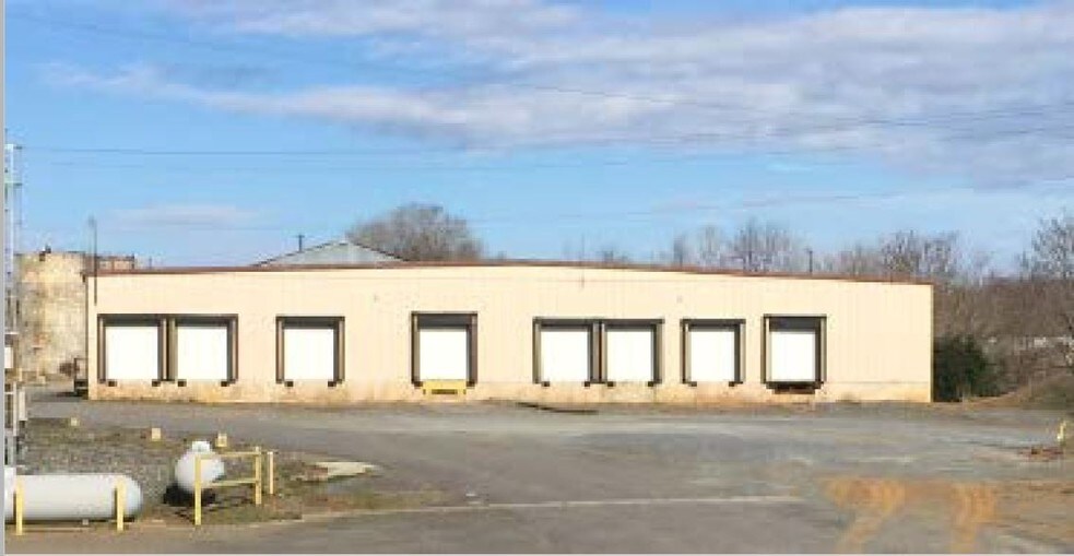 277 Pittsylvania Ave, Altavista, VA for sale - Building Photo - Image 1 of 1