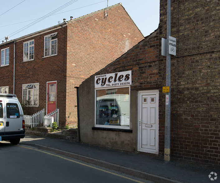 Eastgate N, Driffield for sale - Primary Photo - Image 1 of 1