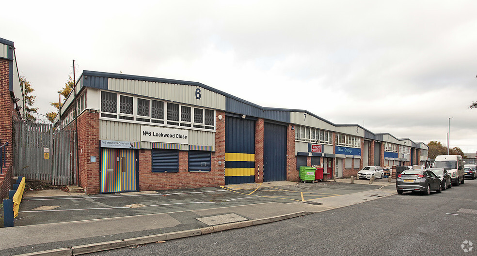 Lockwood Clos, Leeds for lease - Primary Photo - Image 1 of 10