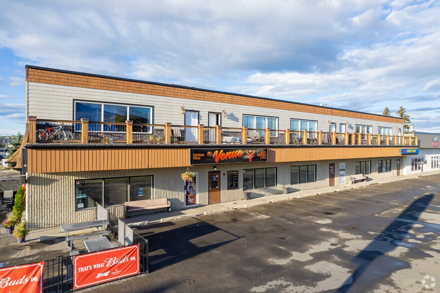 113 Railway St W, Cochrane, AB for sale - Building Photo - Image 3 of 7