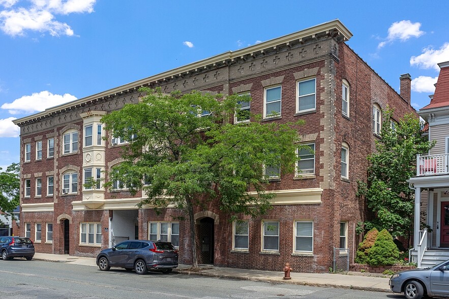 281 Highland Ave, Somerville, MA for sale - Building Photo - Image 1 of 1