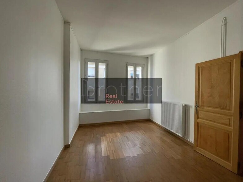 Office in Bordeaux for lease - Building Photo - Image 3 of 6