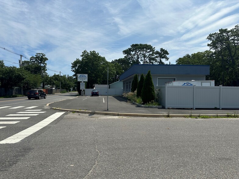 431 Mantoloking Rd, Brick, NJ for sale - Building Photo - Image 2 of 11