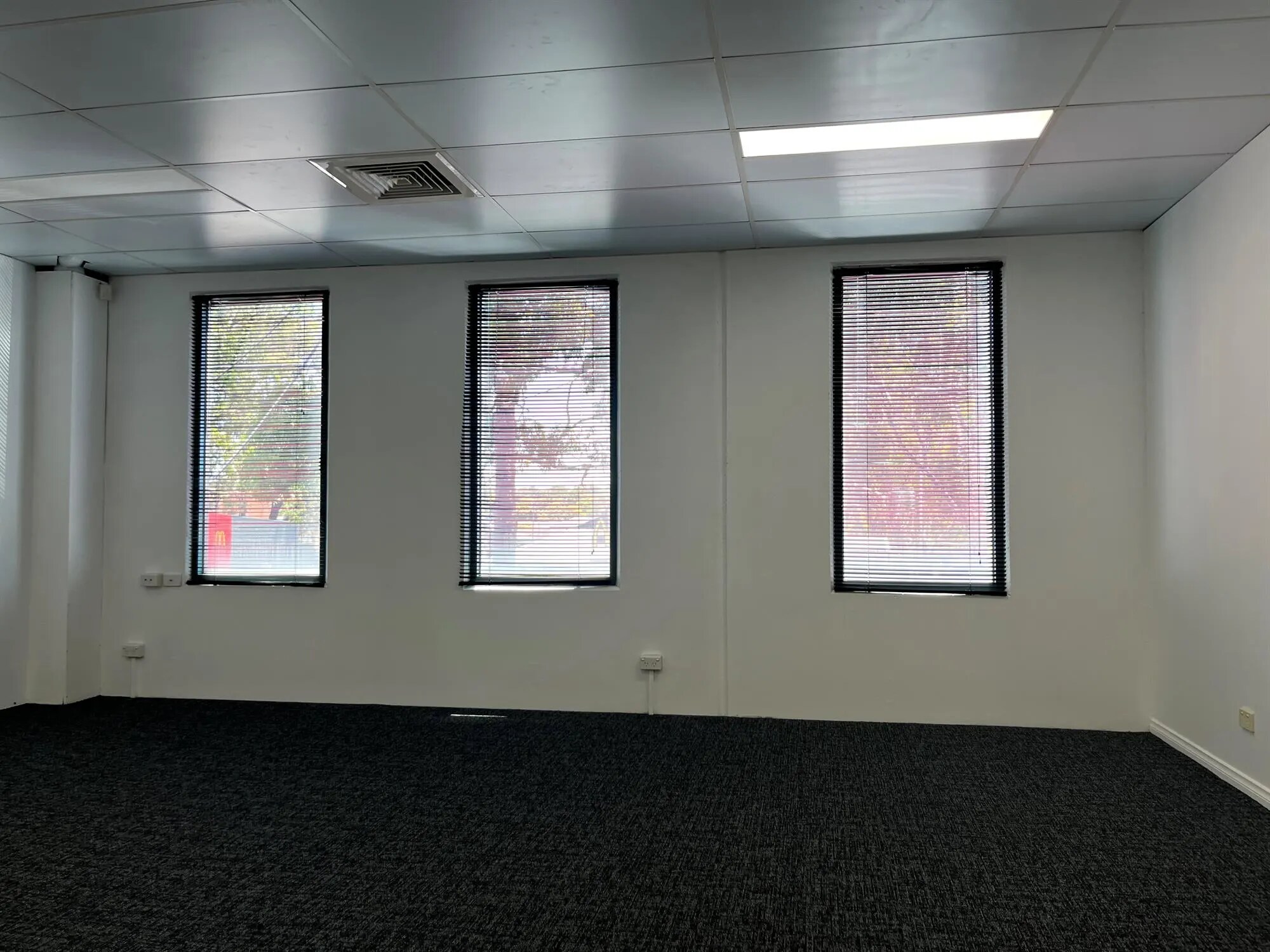 134 Canterbury Rd, Blackburn South for lease Interior Photo- Image 1 of 3
