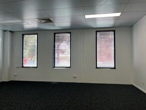 134 Canterbury Rd, Blackburn South for lease Interior Photo- Image 1 of 3