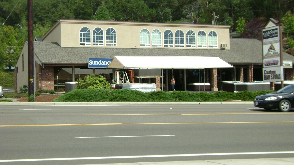 1630-1638 NW Garden Valley Blvd, Roseburg, OR for sale Building Photo- Image 1 of 1