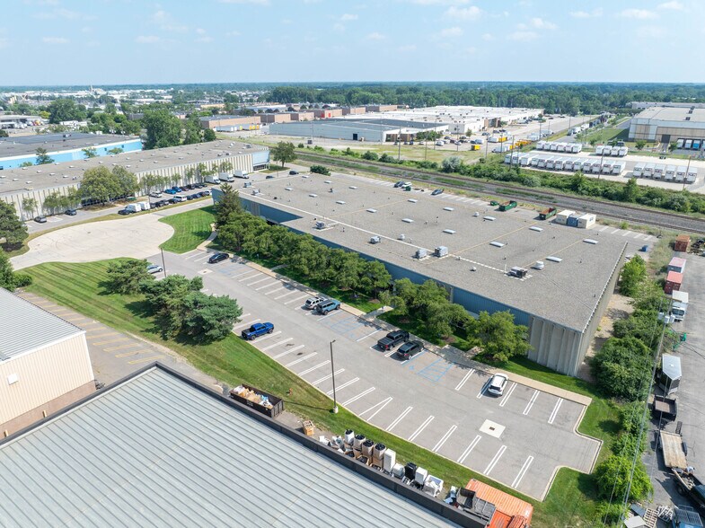 13115-13131 Waco Dr, Livonia, MI for lease - Aerial - Image 2 of 5