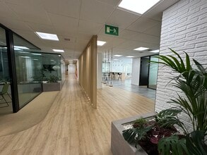 Calle de Manuel Tovar, 49, Madrid, Madrid for lease Interior Photo- Image 2 of 22