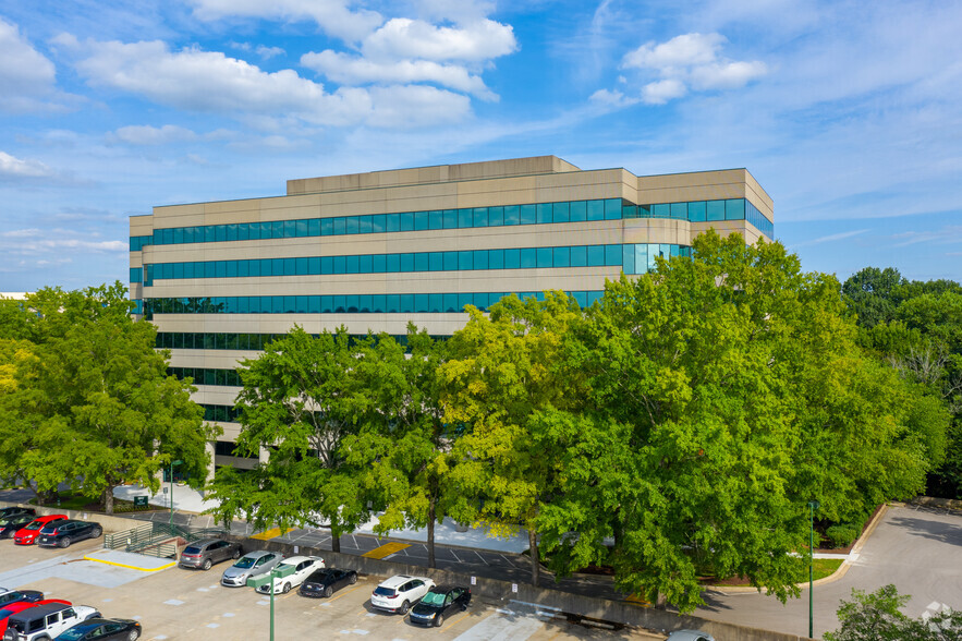 555 Marriott Dr, Nashville, TN for lease - Building Photo - Image 1 of 3