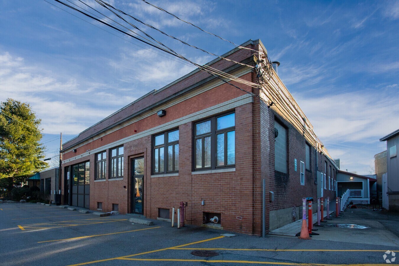 8494 Rowe St, Newton, MA 02466