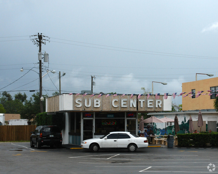 5913 Hollywood Blvd, Hollywood, FL for sale - Primary Photo - Image 1 of 2