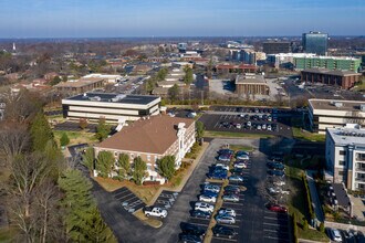 9400 Williamsburg Plaza, Louisville, KY - AERIAL  map view