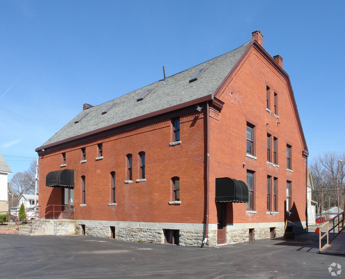 15 E Pulteney St, Corning, NY 14830