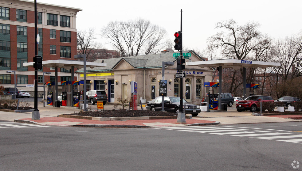 2200 P St NW, Washington, DC for lease - Building Photo - Image 1 of 3