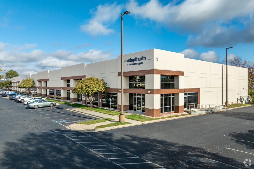 2520 Whitehall Park Dr, Charlotte, NC for lease - Building Photo - Image 2 of 13