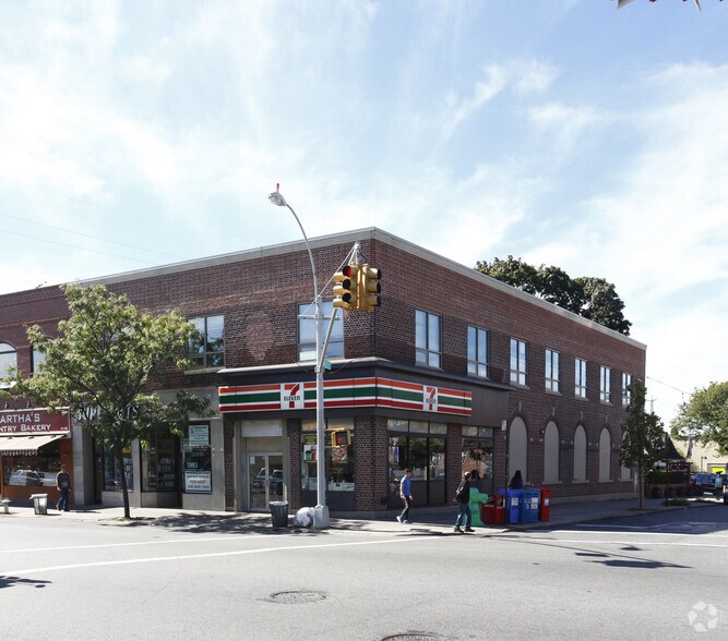 41-00-41-04 Bell Blvd, Flushing, NY for sale - Primary Photo - Image 1 of 1