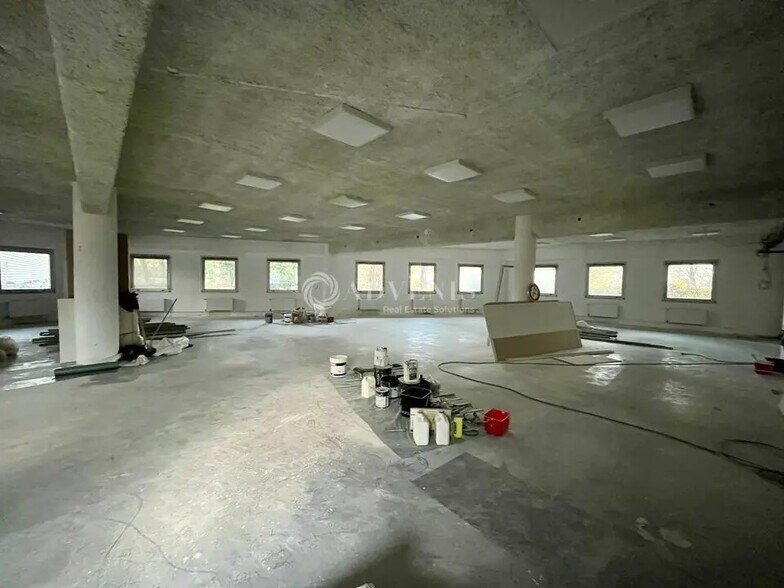 Flex in Nanterre for sale - Interior Photo - Image 3 of 10