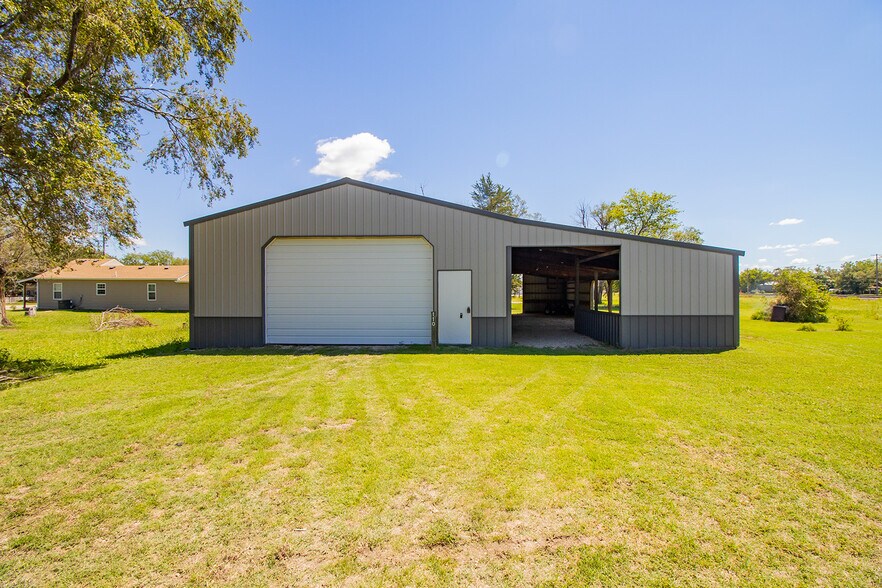 110 Kansas, Burrton, KS 67020