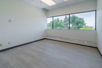 2750 Ch Sainte-Foy, Québec, QC for lease Interior Photo- Image 2 of 4
