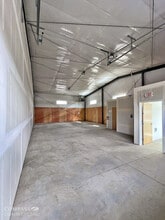 64415 Strickler Ave, Bend, OR for lease Interior Photo- Image 2 of 3