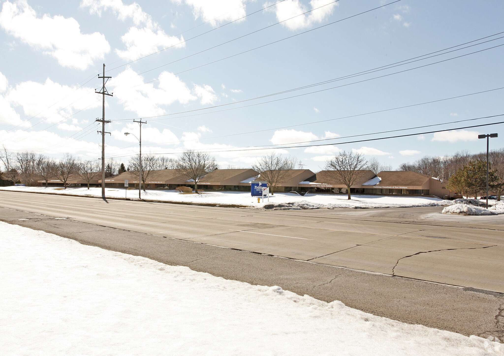 Office in Flint, MI for sale Primary Photo- Image 1 of 1