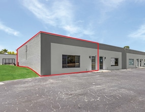 1194 Hemingway Dr, Fort Myers, FL for lease Building Photo- Image 1 of 9