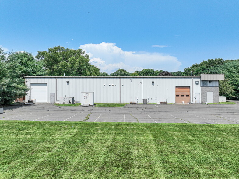 140 Commerce Way, South Windsor, CT for lease - Building Photo - Image 3 of 7