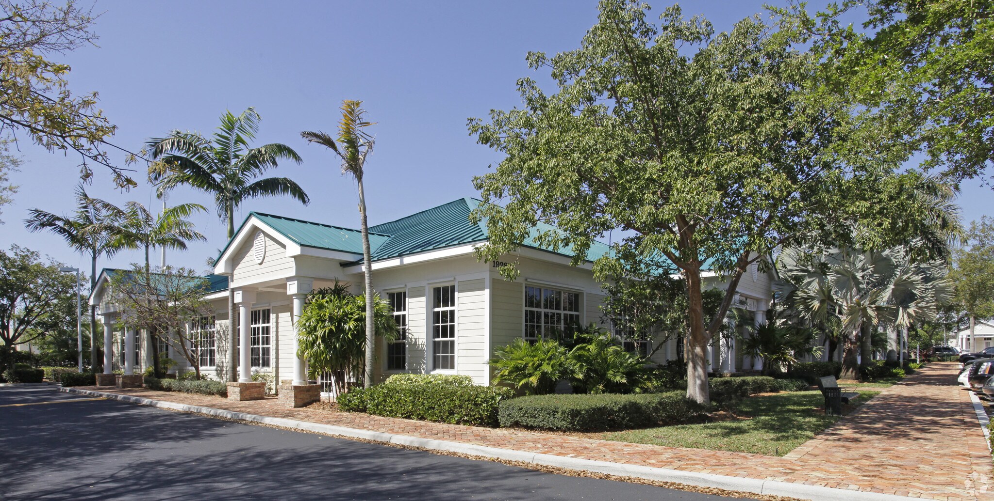 1928 Commerce Ln, Jupiter, FL for sale Primary Photo- Image 1 of 1