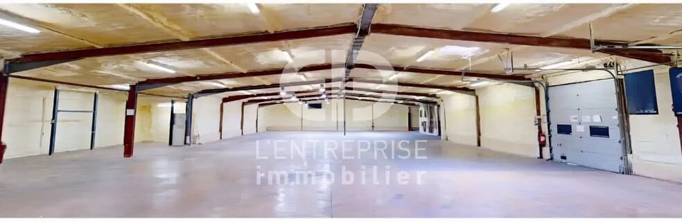 Industrial in Carros for lease - Interior Photo - Image 3 of 12