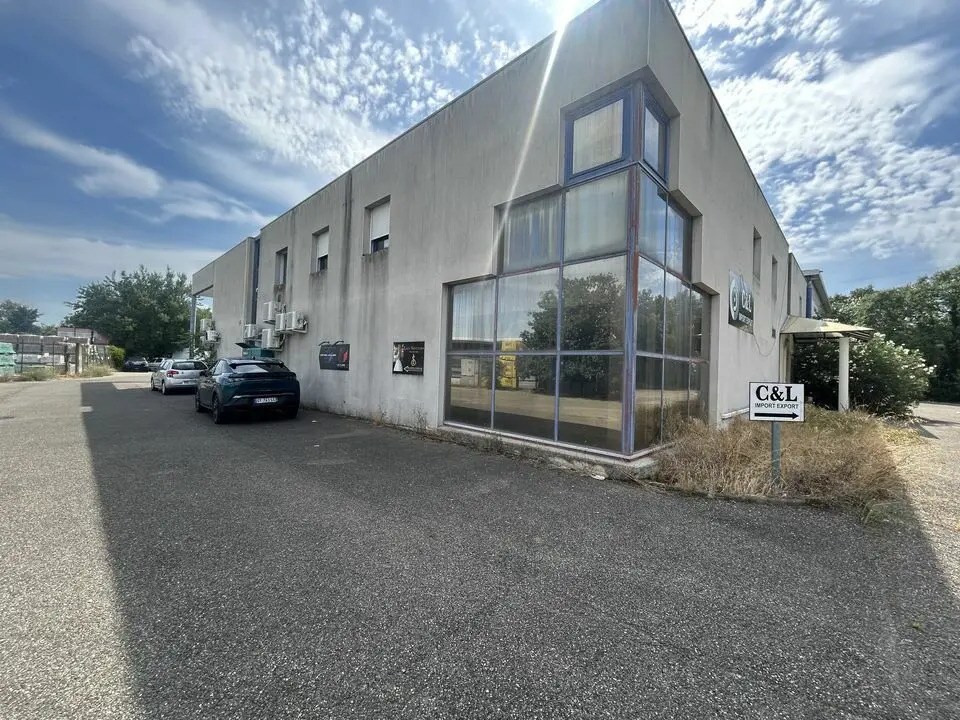 Flex in Avignon for lease Building Photo- Image 1 of 7
