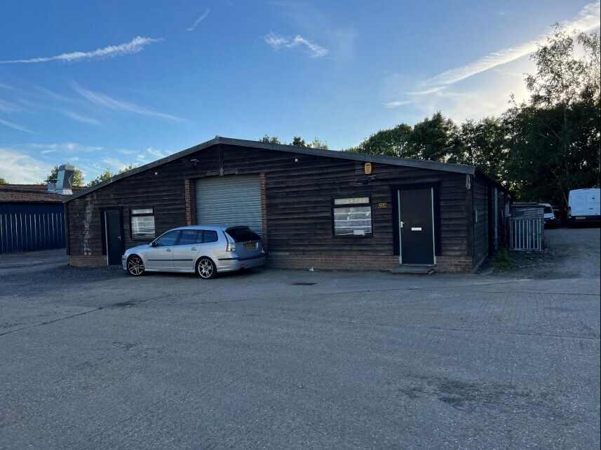 Henfield Rd, Hassocks for sale Primary Photo- Image 1 of 1