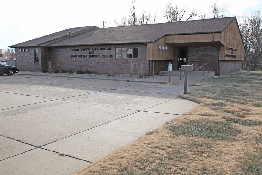 328 N Ohio St, Salina, KS for lease - Primary Photo - Image 1 of 5