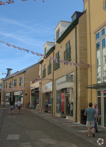 Marriotts Walk, Witney for sale - Building Photo - Image 1 of 1