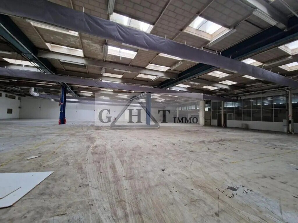 Location Entrepôt 850 m² à 11 850 m² - Photo 1