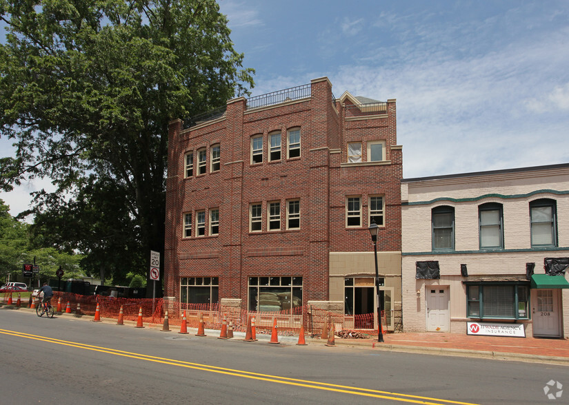 212 S Main St, Davidson, NC for lease - Building Photo - Image 1 of 5