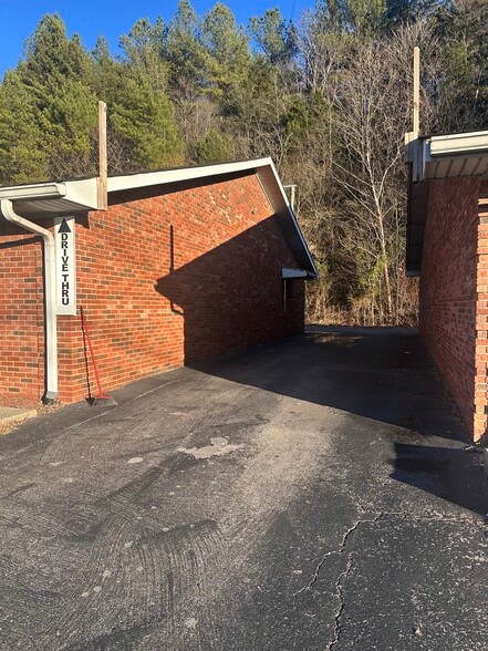 686 S Highway 25 W, Williamsburg, KY for lease - Building Photo - Image 2 of 13